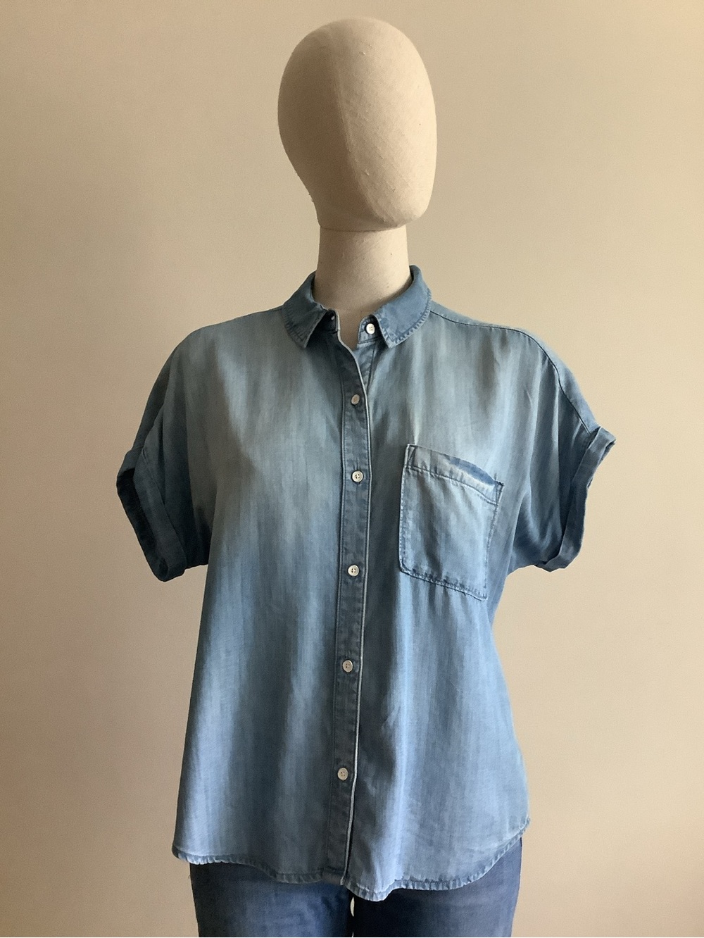 Cloth & Stone Light Blue Denim Short-Sleeve Button-Down Shirt. Size S